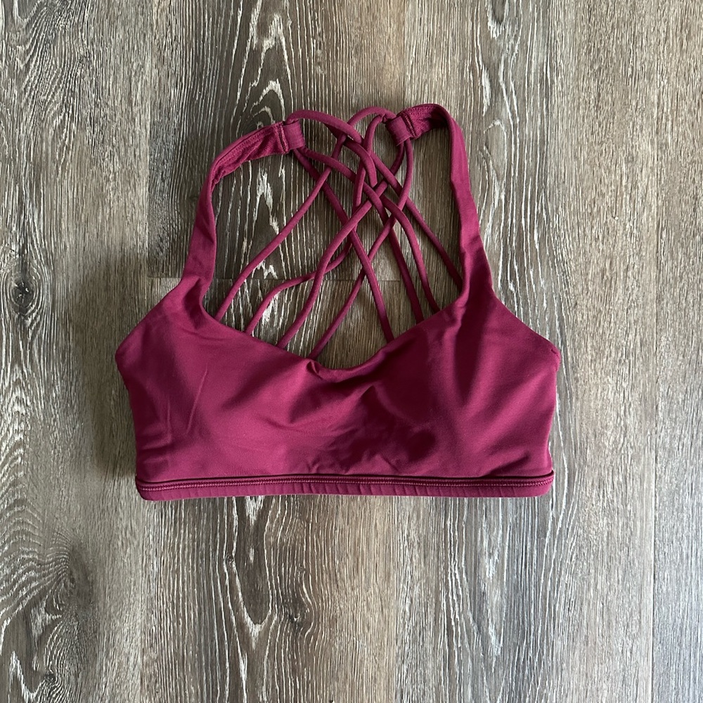 Lululemon Free to be Wild Sports Bra Size 4